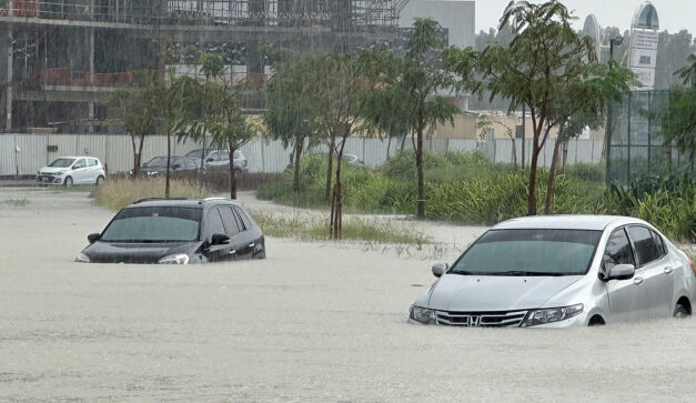 Oriente azotado por las lluvias: se inundó Dubai y hay 18 muertos en Omán