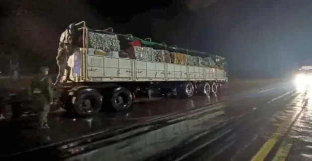 Interceptan un camión con contrabando de metales en Corrientes