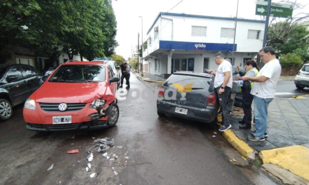Corrientes: mujer herida tras choque entre dos automóviles