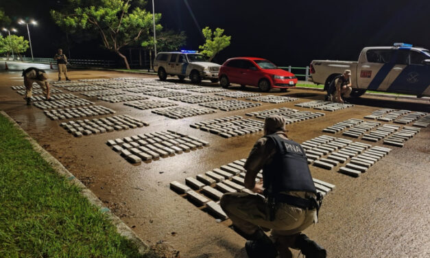 Corrientes: hallan más de una tonelada de droga abandonada en una camioneta 