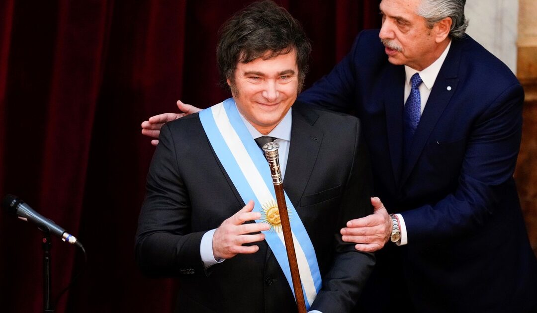Javier Milei y sus medidas, EN VIVO: «Nunca es triste la verdad», Alberto Fernández se metió en la polémica con España y cuestionó al Gobierno argentino con una sugerente frase