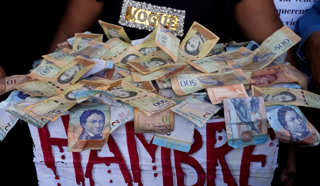 Dolarización, inflación, pobreza: la economía, un desafío crucial para el futuro gobierno de Venezuela