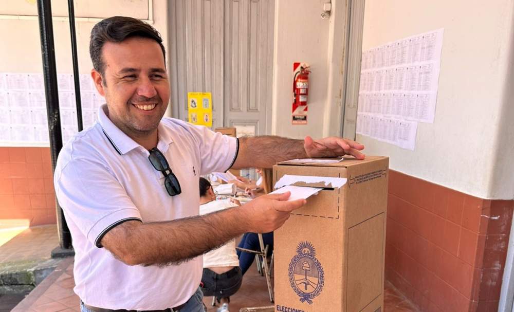 INTERIOR: Elecciones UCR Corrientes: Noel Gómez dio su voto en las internas