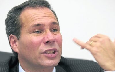 Nisman: el Gobierno acepta el pedido del fiscal y levanta el secreto sobre los espías inorgánicos de la SIDE y el Ejército