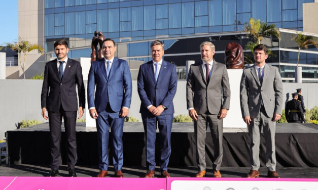 Valdés preside la 3ª Reunión de la Región Litoral en Resistencia