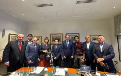 En Nueva Delhi, Valdés expuso el potencial maderero de Corrientes a fin de fortalecer los vínculos comerciales