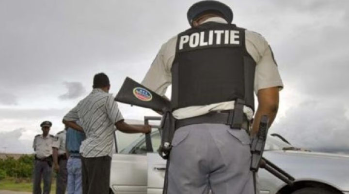 Tras discutir con su esposa, un hombre mató a cuchillazos a cinco nenes y cuatro adultos