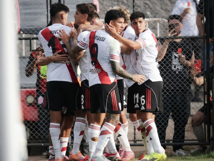 River Plate venció a Barracas Central en el inicio del Torneo Apertura