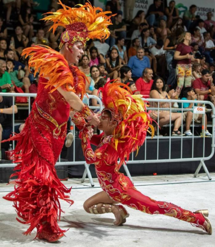 Ituzaingó vibrará con Momo en la tercera noche de corsos 2026