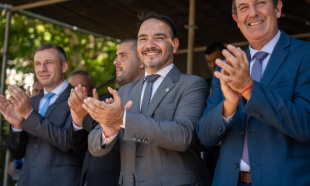 Valdés se comprometió a «seguir trabajando juntos para el crecimiento y progreso de Alvear»