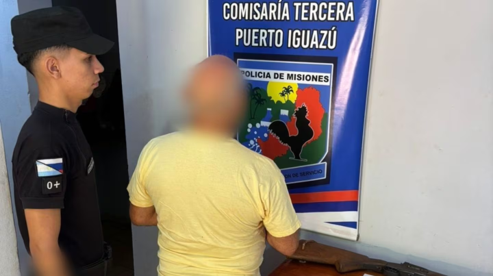 Detuvieron a un hombre de 80 años acusado de matar a balazos al perro de su vecino