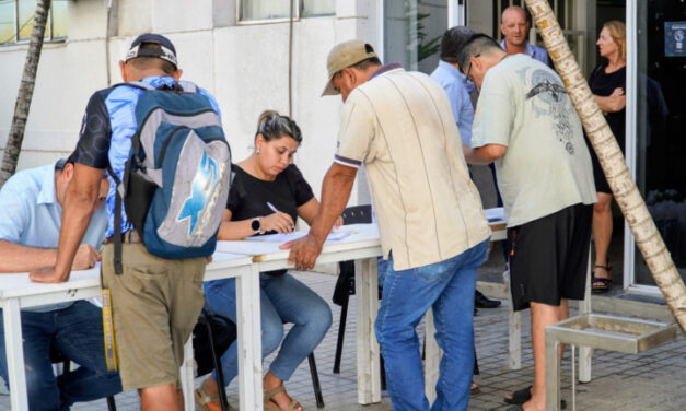 El Gobierno de Corrientes continúa asistiendo a extrabajadores de la Textil Alal