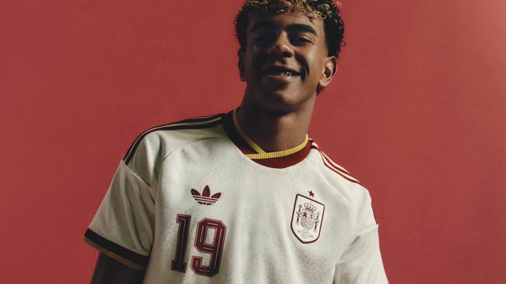 España vestirá en el Mundial una segunda equipación inspirada en la tradición literaria española